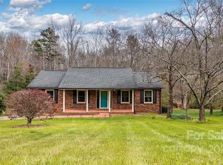 3834 23rd Street Ln NE, Hickory, NC 28601