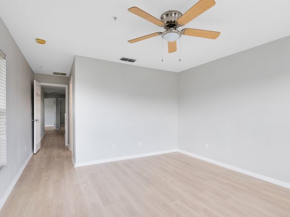 2064 Cypress Bay Blvd