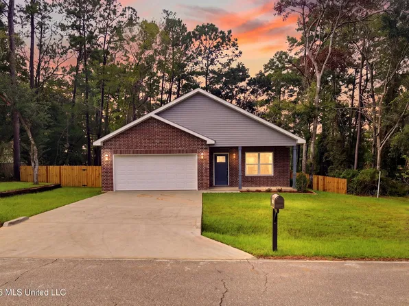 96100 Kapalama Dr, Diamondhead, MS 39525