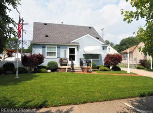 20340 Pinecrest St, Taylor, MI 48180