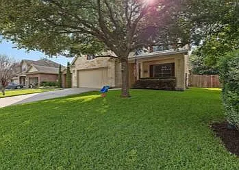 2520 Saint James Pl — Photo 4
