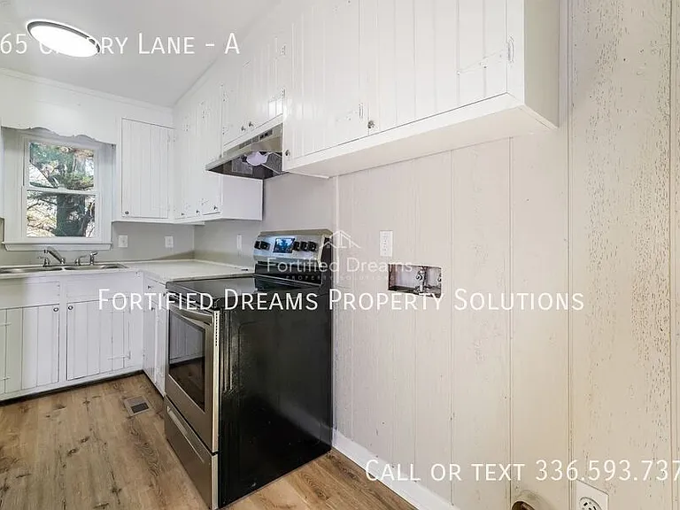 165 Cherry Ln #A — Photo 6