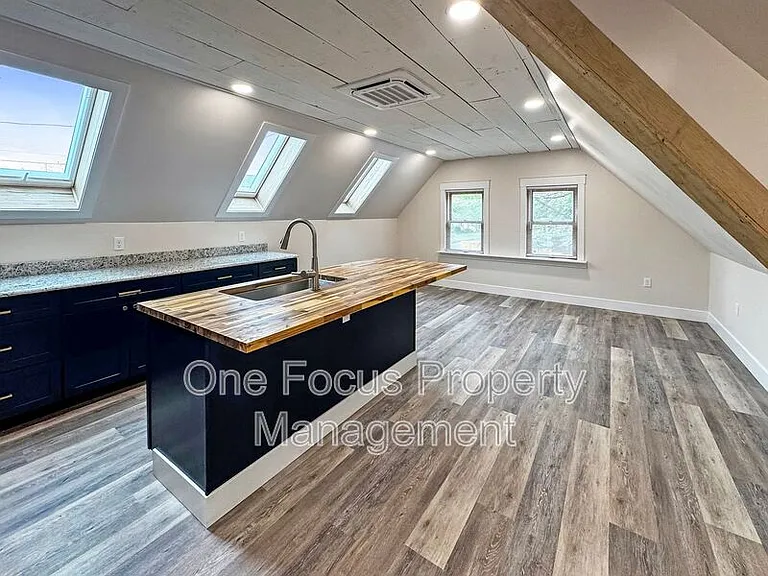 379 Updegraff Aly — Photo 3
