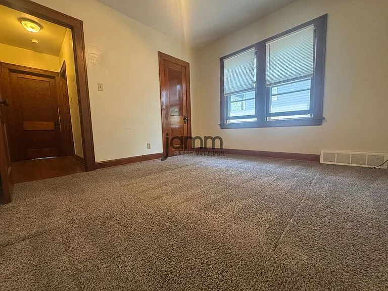 4347 W 49th St #UPPER — Photo 8