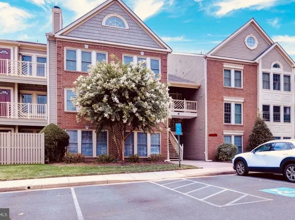 12012 Ridge Knoll Dr APT 7, Fairfax, VA 22033