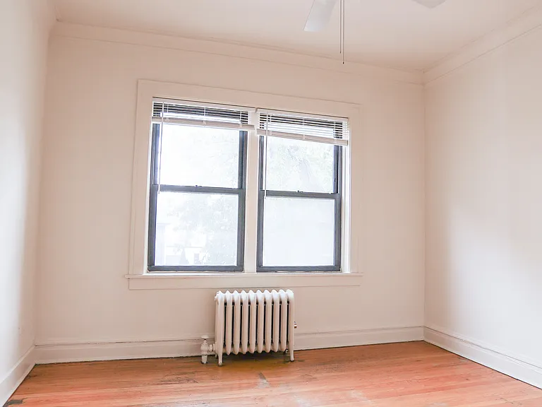 2954 N Seeley Ave #1 — Photo 4