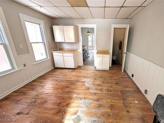 5th image of 4001 Archwood Ave