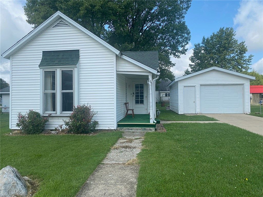 105 S Main St, Findlay, IL 62534 Zillow