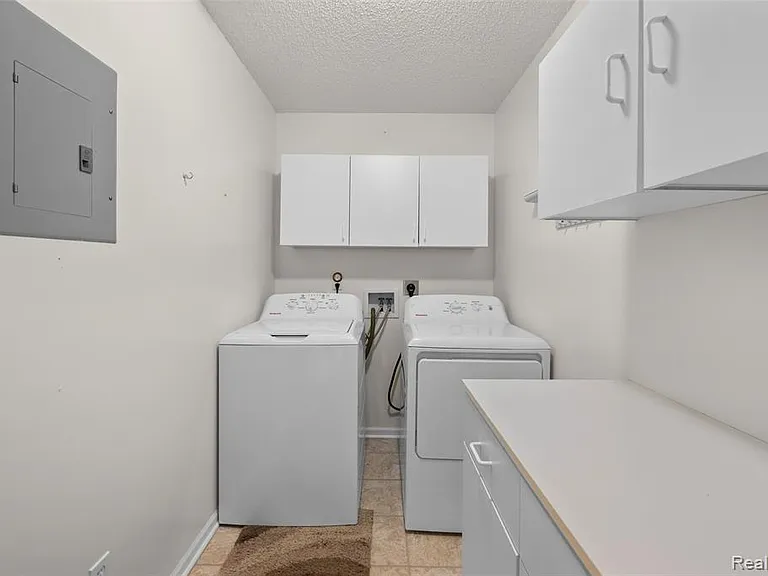 4911 Oak Hill Dr #3 — Photo 15