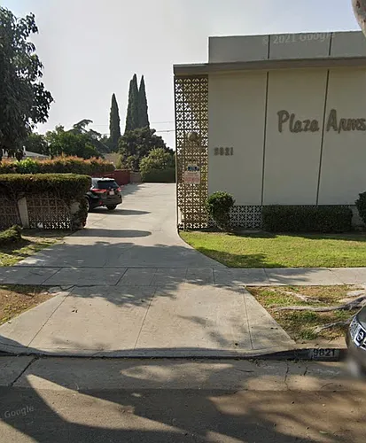 9821 Alexander Ave Photo 1