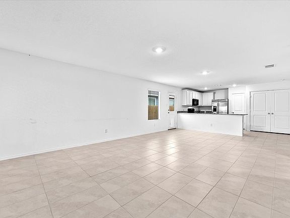 4th image of 6501 Middlebury Dr