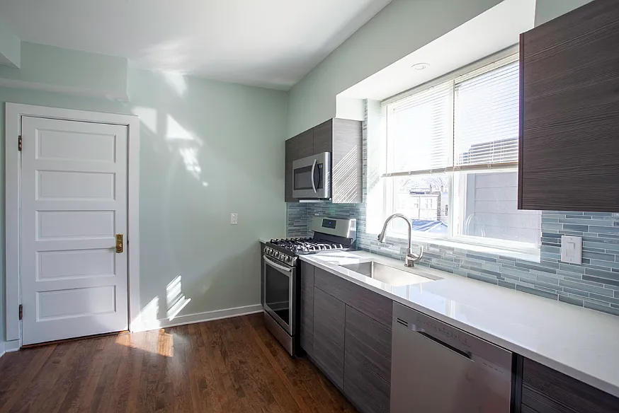 4 bed, 1500 sqft, $2,100 — Photo 4