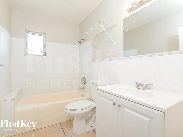 427 S Main St — Photo 10