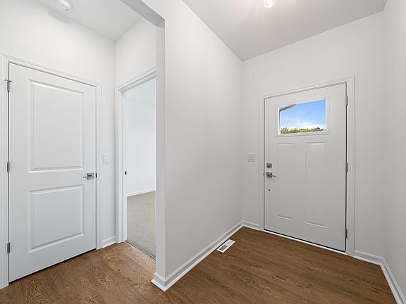 4th image of 1578 Meadowview COURT