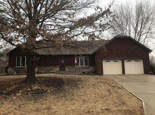 700 NE Pilgrim Way, Lees Summit, MO 64086