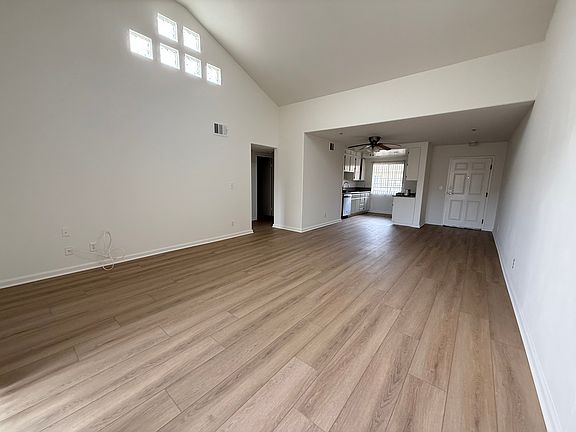 3rd image of 715 S Oxford Ave #0