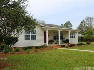 435 S 2nd St, Wewahitchka, FL 32465