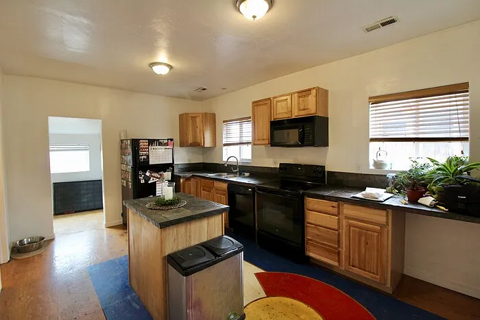 139 S Raleigh St — Photo 1
