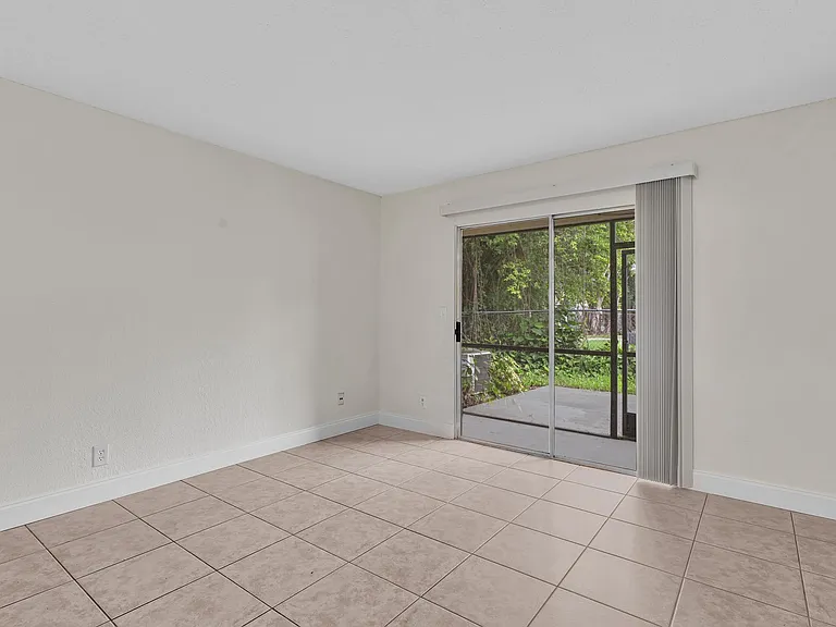 2510 Riverside Dr #2510 — Photo 15