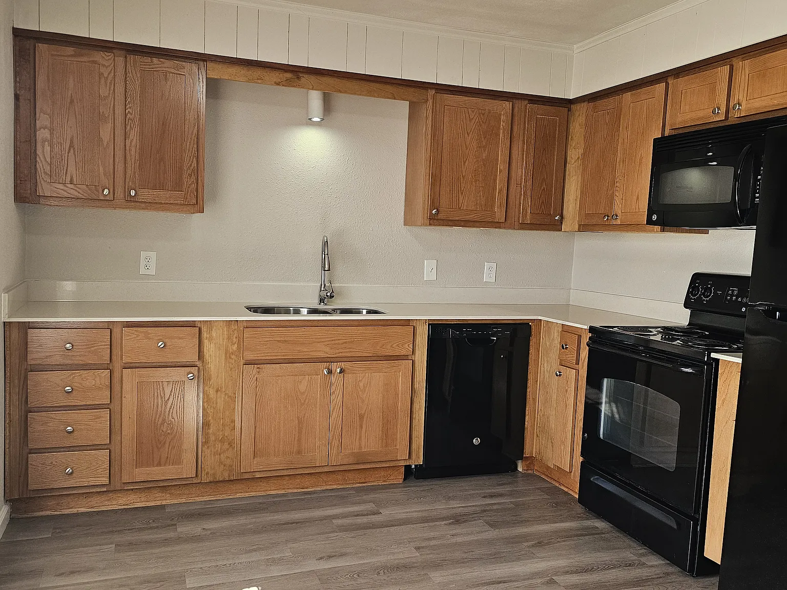 2 bed, 720 sqft, $800 — Photo 2