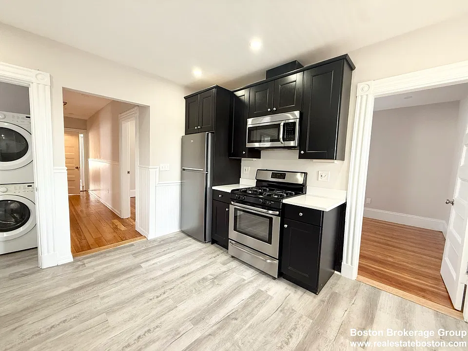 71 Saxton St #3