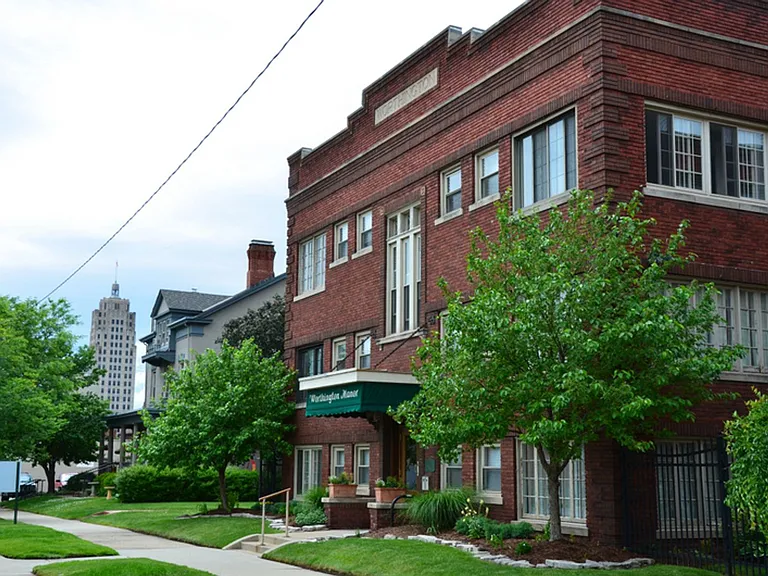 Historic Worthington Manor Apartments — Photo 12