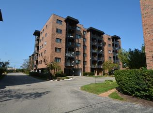 9332 Landings Ln UNIT 305, Des Plaines, IL 60016