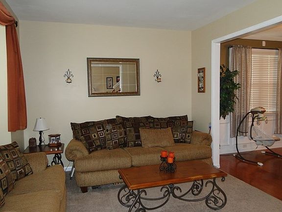2nd image of 107 Ivy Glen Dr