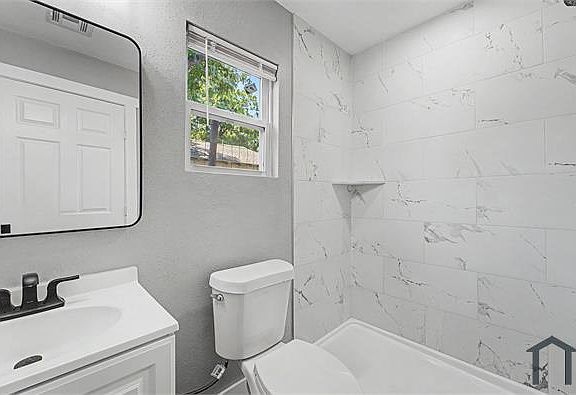 2nd image of 209 N Xenophon Ave #A