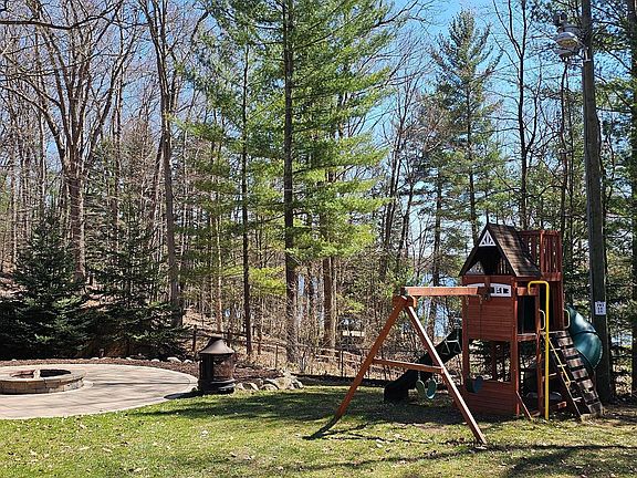 3rd image of 6135 E Ridge Ave