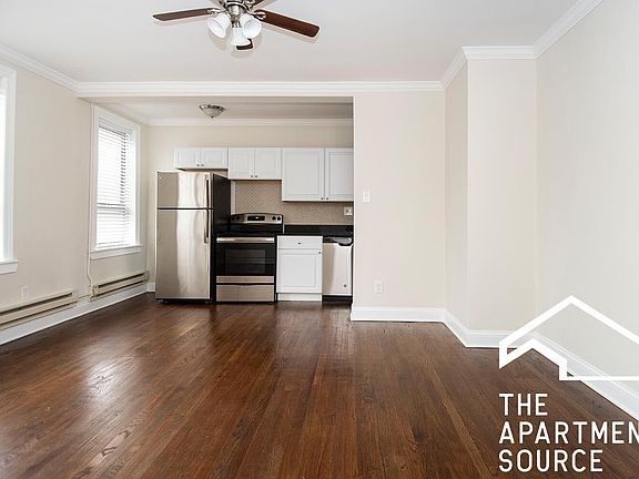 3rd image of 3345 N Marshfield Ave APT 205