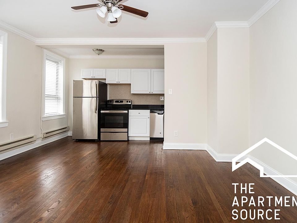 1st image of 3345 N Marshfield Ave #2