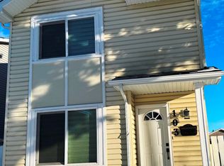 103 W Castlegreen Clos NE, Calgary, AB T3J1Y6