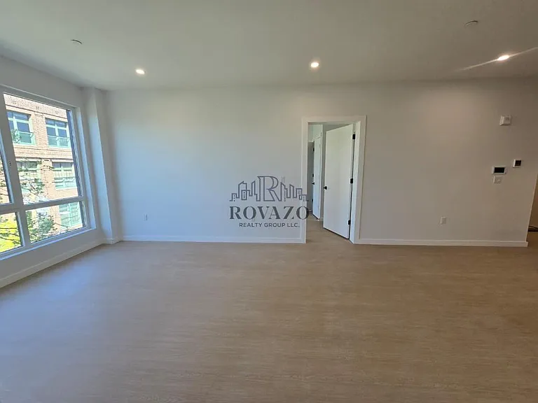 74 Webster St #4D — Photo 3