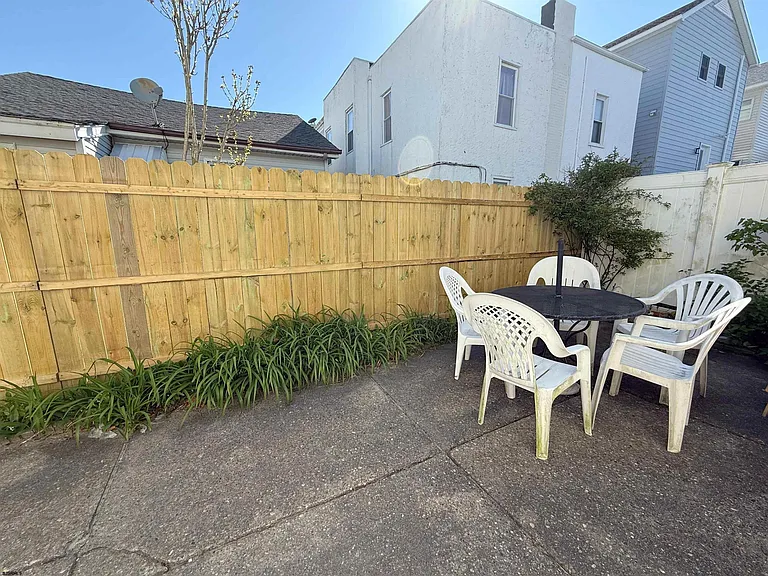 135 N Avolyn Ave #SEPTEMBER — Photo 16