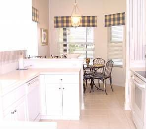 5th image of 898 Vistana Cir