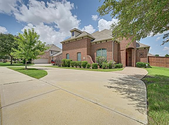 2nd image of 4207 Aston Ln