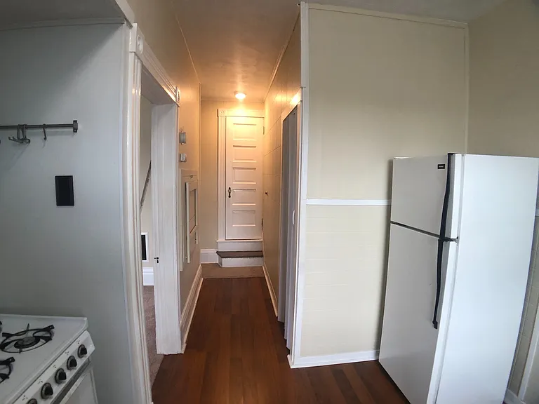 132 Penn St — Photo 8