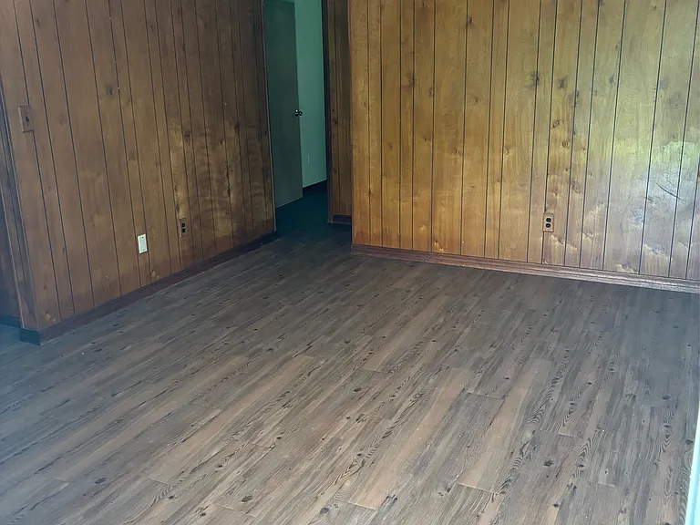 1007 Cedar St — Photo 3