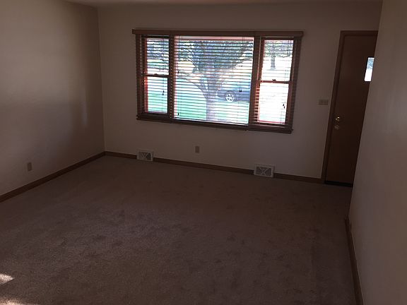 5th image of W157N8968 Caroline Dr