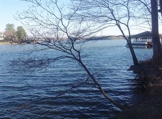 2735 Harbour Pointe Ct, Sherrills Ford, NC 28673