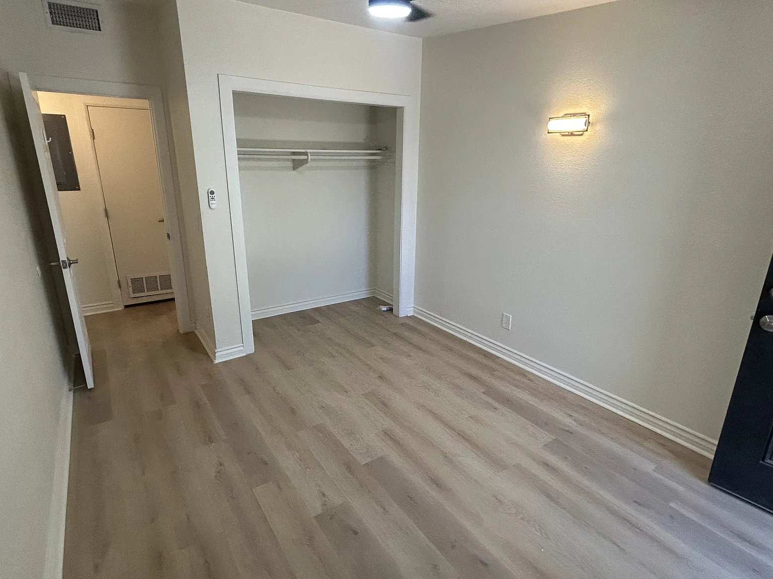 6713 East Monterey Way - 5 — Photo 4