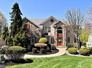 38 W Bellwood Dr, Holland, PA 18966