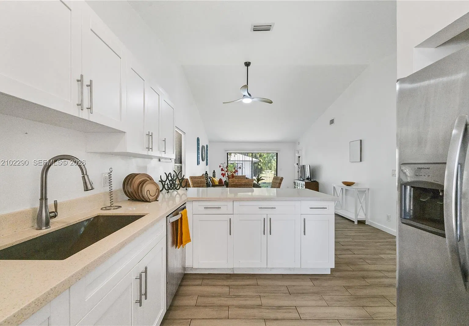 2 bed, 2.0 bath, $2,500 — Photo 3