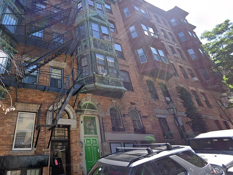 40 Anderson St #A — Photo 2