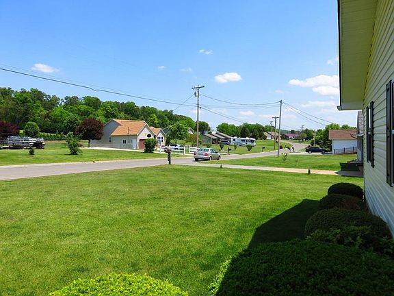 2nd image of 610 Ross Dr #101