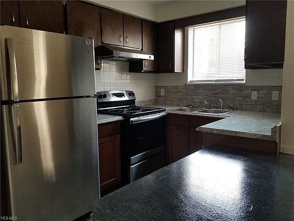 2nd image of 362 Meadowbrook Ave #1