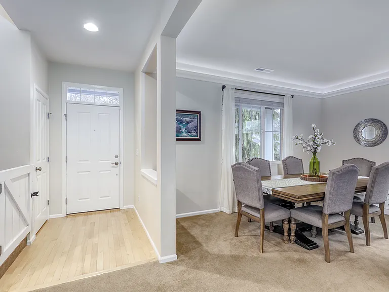 4619 Strathmore Cir SW — Photo 4