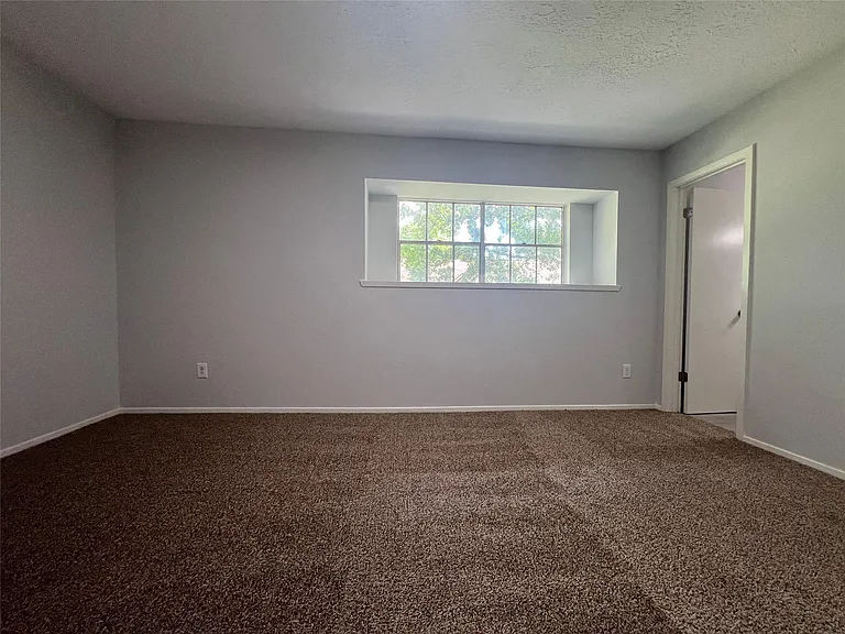 7012 Jetty Ln — Photo 6