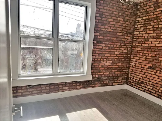 Rented by The Hamilton Group | media 21